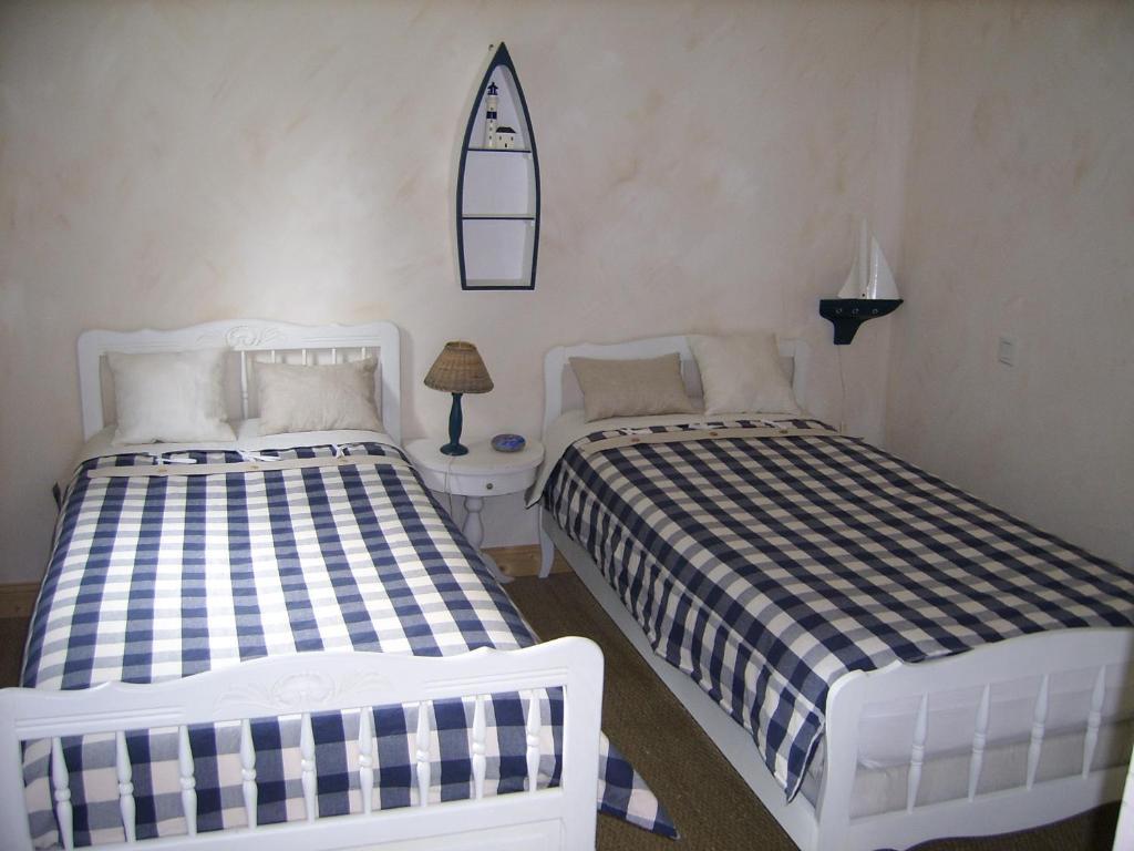 Les Gites De La Pomme D'Or Beuzeville Habitación foto