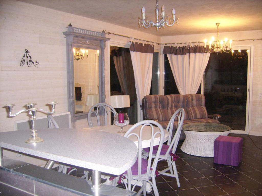 Les Gites De La Pomme D'Or Beuzeville Habitación foto